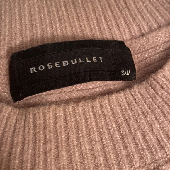 Cropped Sweater - Picture 2 of 7